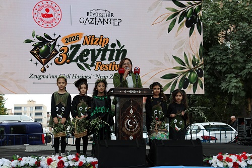 NİZİP ZEYTİN FESTİVALİ 100. YIL GURURUYLA BAŞLADI  BAŞKAN ŞAHİN: "NİZİP ÇAYI TEMİZLENECEK, YENİ ZEYTİN VE FISTIK HALİ KURULACAK"